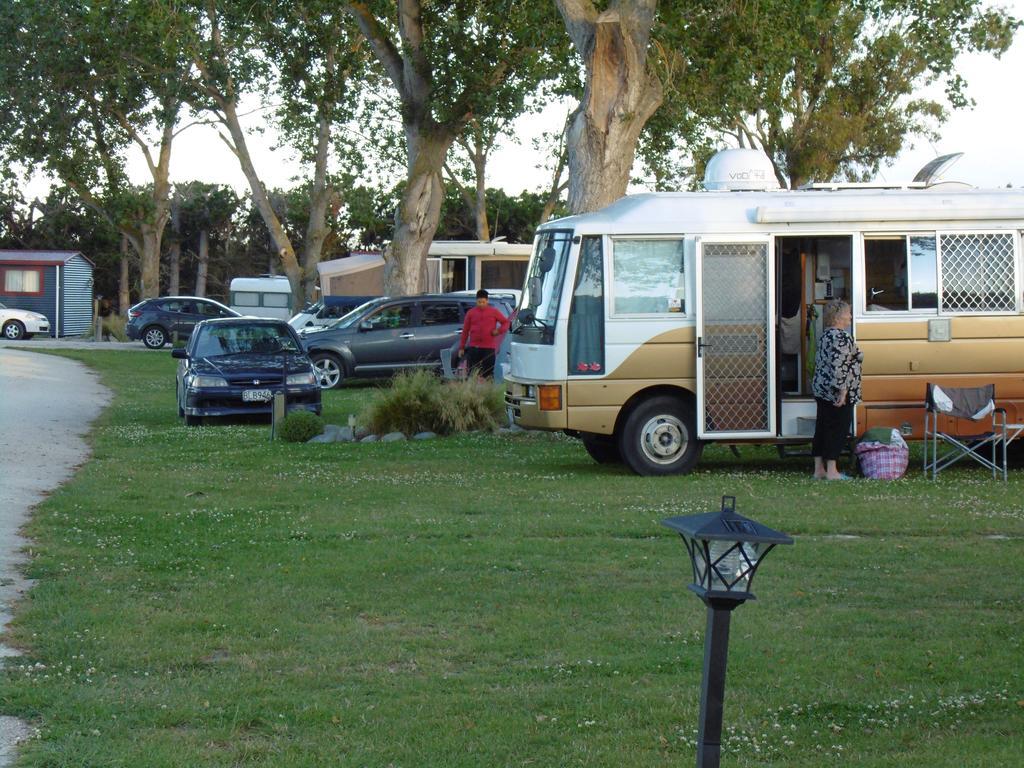 Glenavys Waitaki River Motor Camp Exteriör bild
